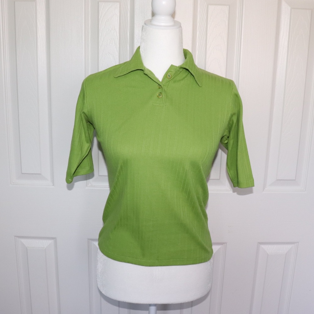 🎄Lime Green Button Top